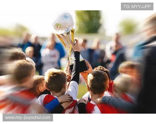 全场爆燃开踢打造你的专属足球装备胜利出征能量基地强势集结点亮